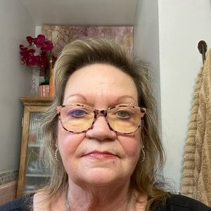 Meet your Posher, Sabrina